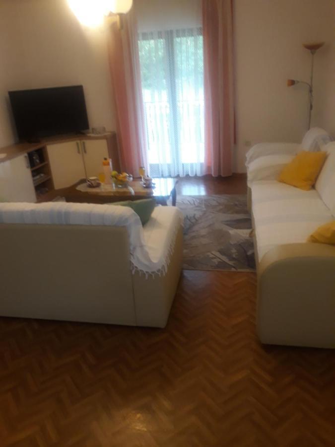Apartman Lana Kijevo Buitenkant foto