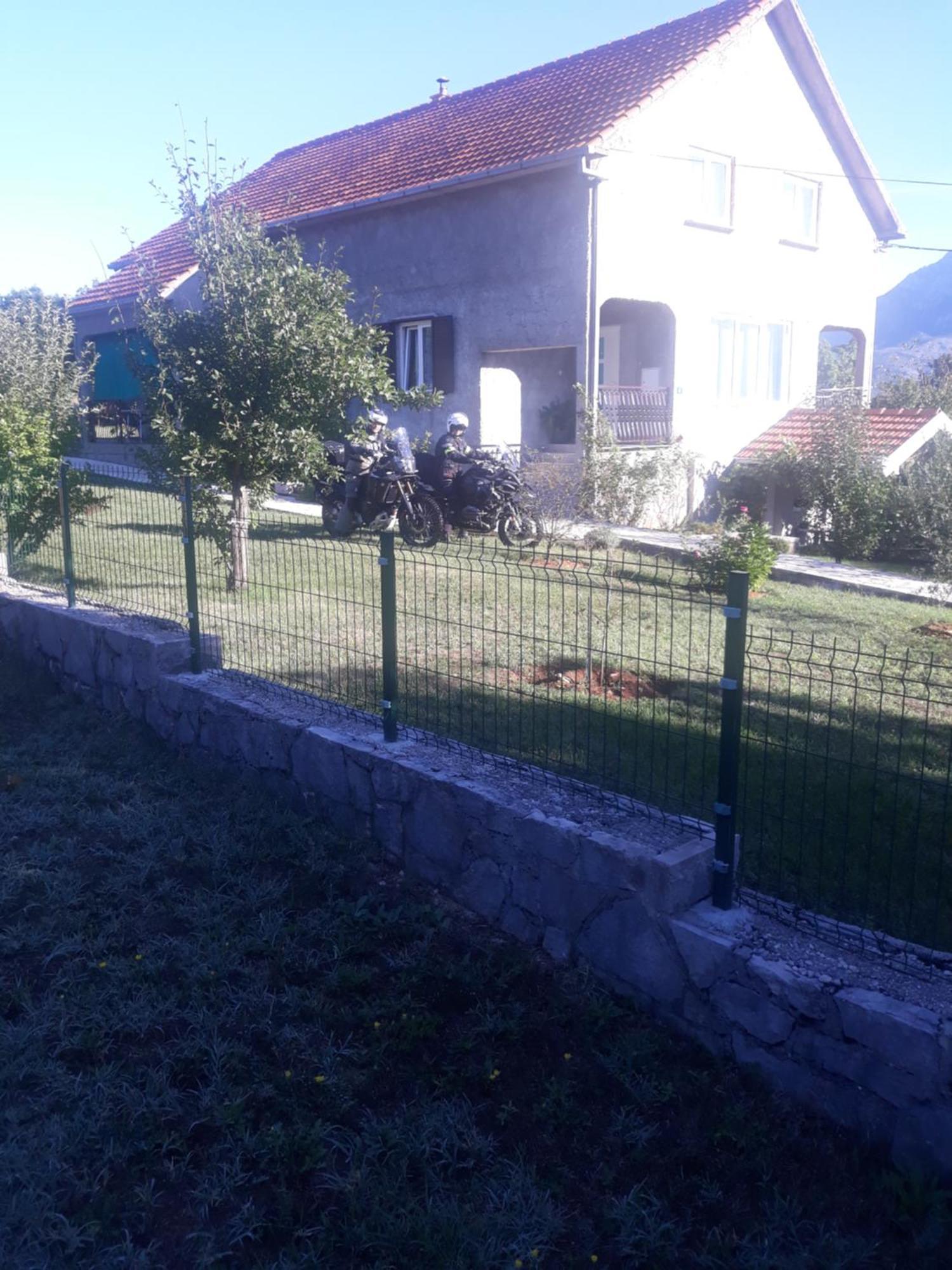 Apartman Lana Kijevo Buitenkant foto