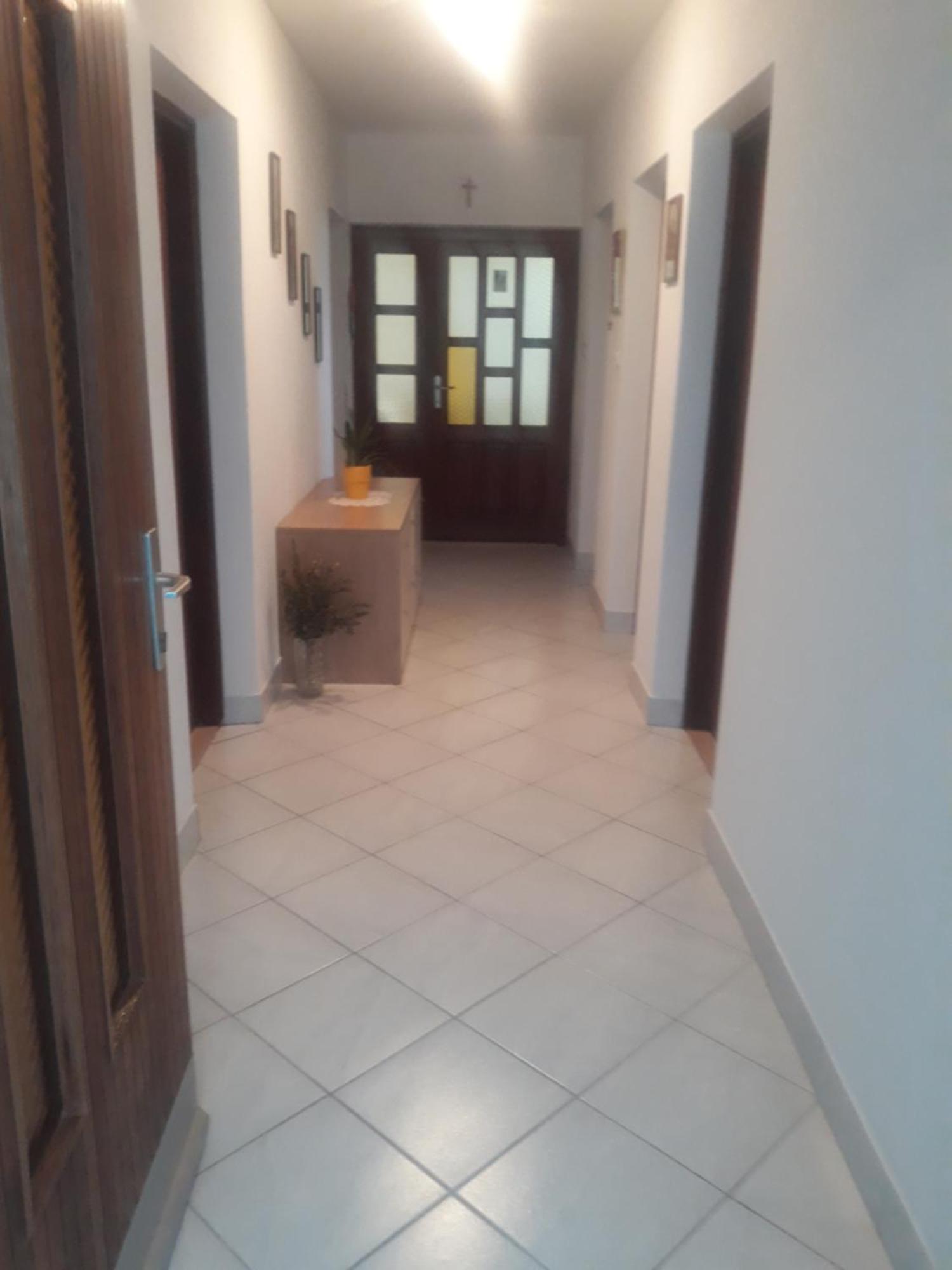 Apartman Lana Kijevo Buitenkant foto